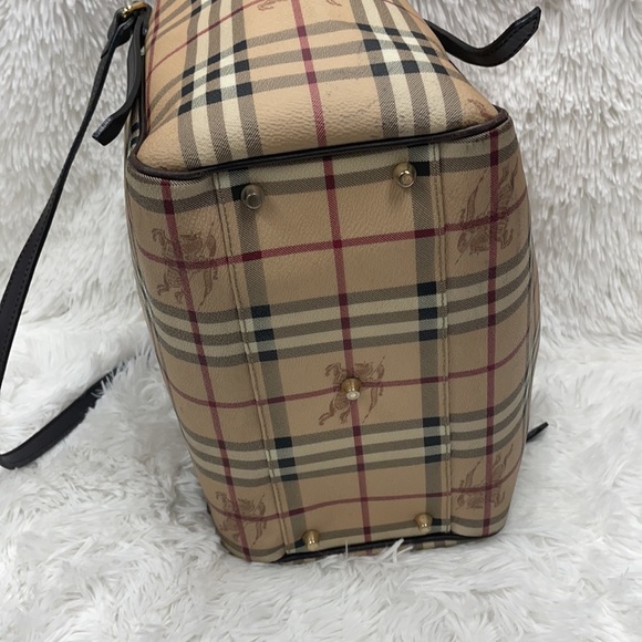 BURBERRY HAYMARKET CHECK  LEATHER/PVC TOTE WITH REMOVEABLE POUCH FINAL SALE - Picture 8 of 16